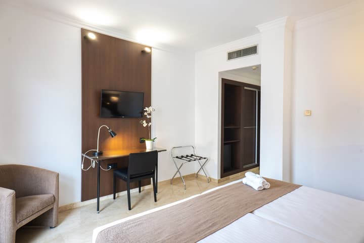 Hotel Mainake