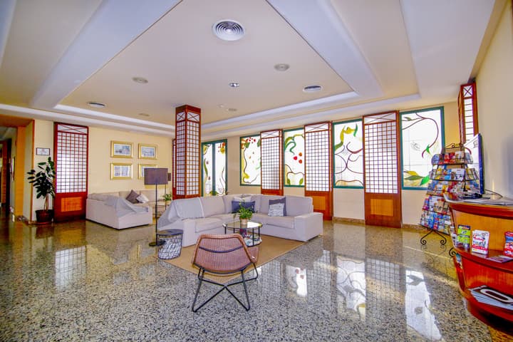 Hotel Mainake