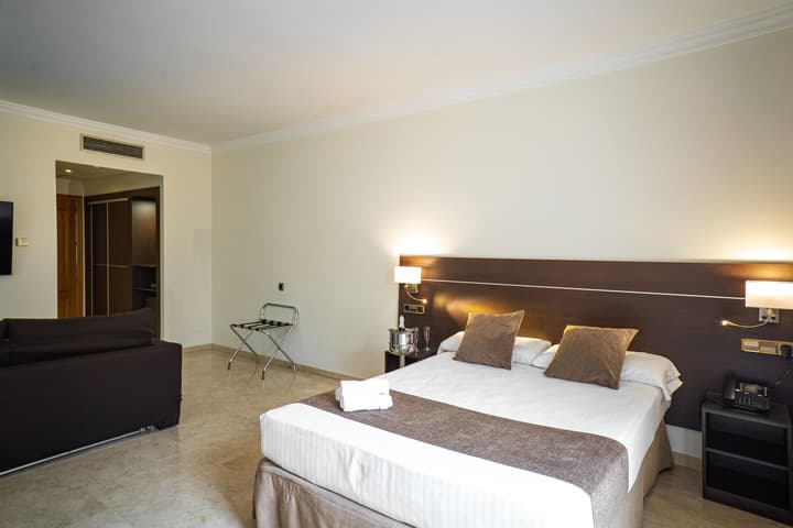 Hotel Mainake