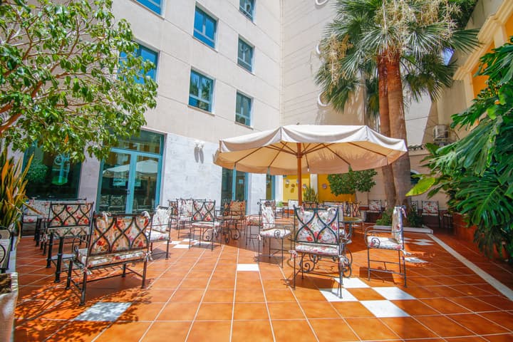 Hotel Mainake