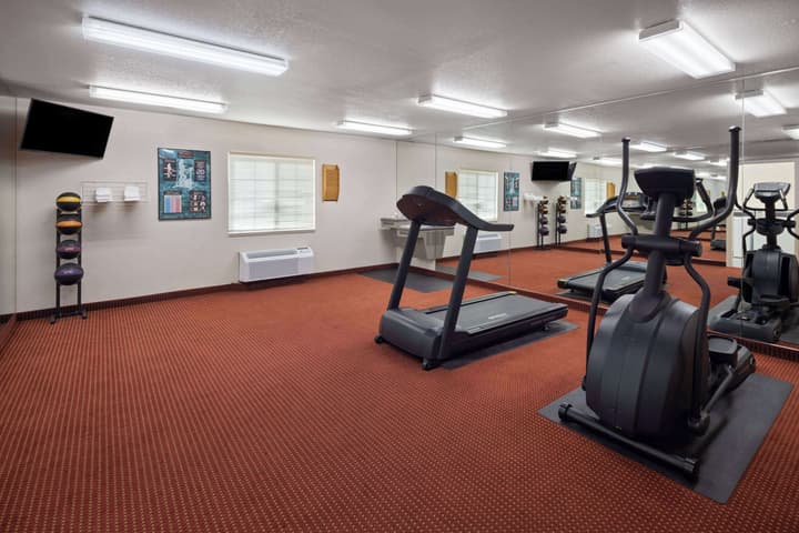 Days Inn & Suites by Wyndham Green Bay WI.