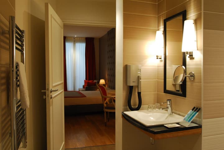 WHO - Windsor Hotel Opera