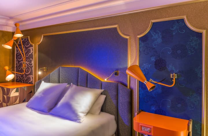 Idol Hotel