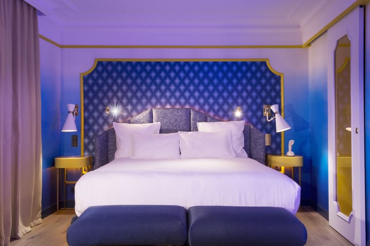 Idol Hotel