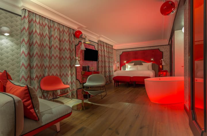 Idol Hotel