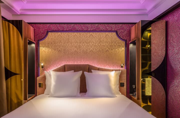 Idol Hotel