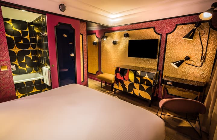 Idol Hotel