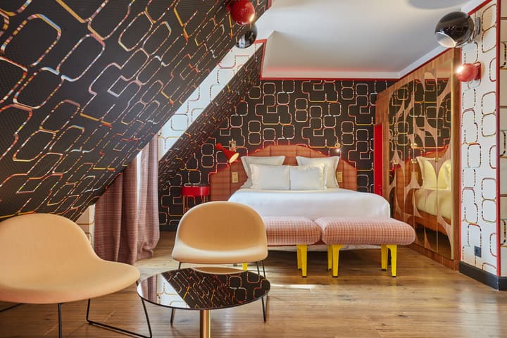 Idol Hotel
