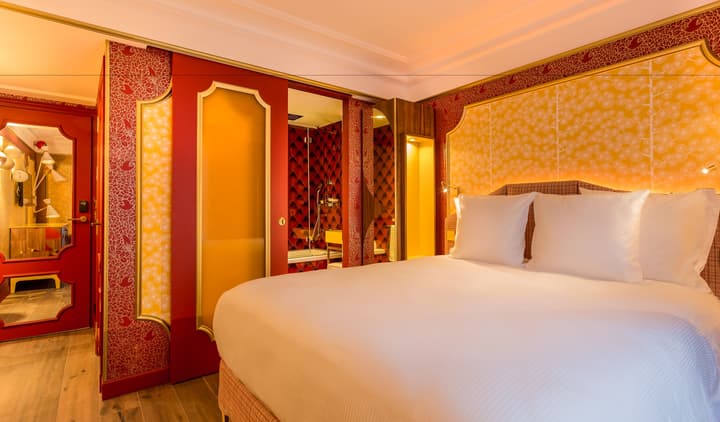 Idol Hotel