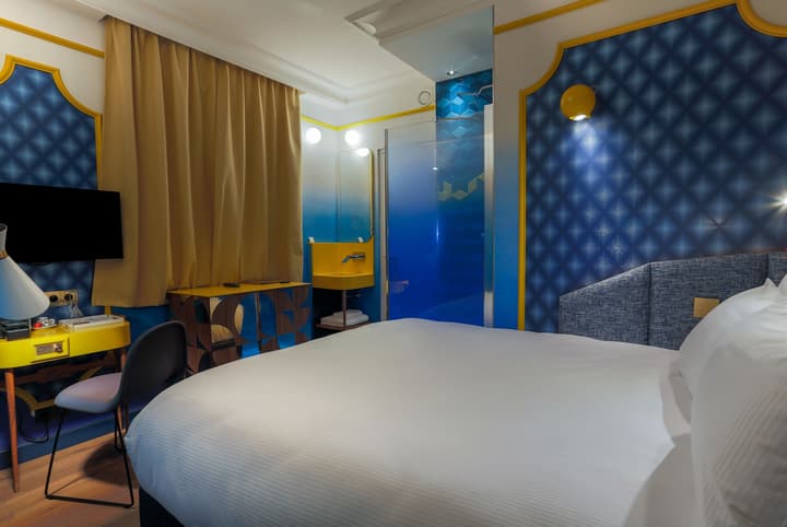 Idol Hotel