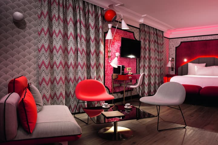Idol Hotel