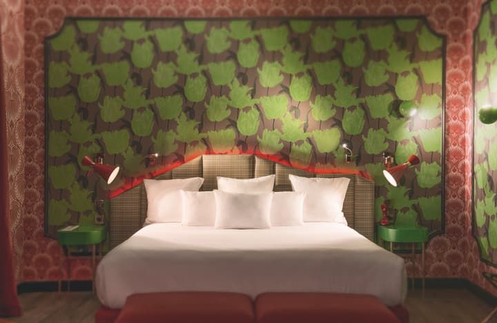 Idol Hotel