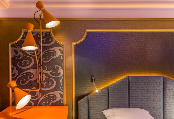 Idol Hotel