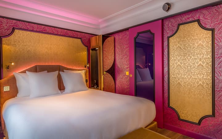 Idol Hotel