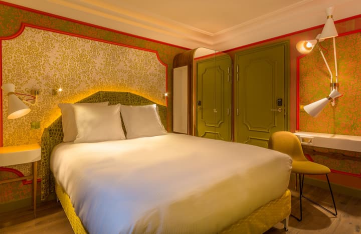 Idol Hotel