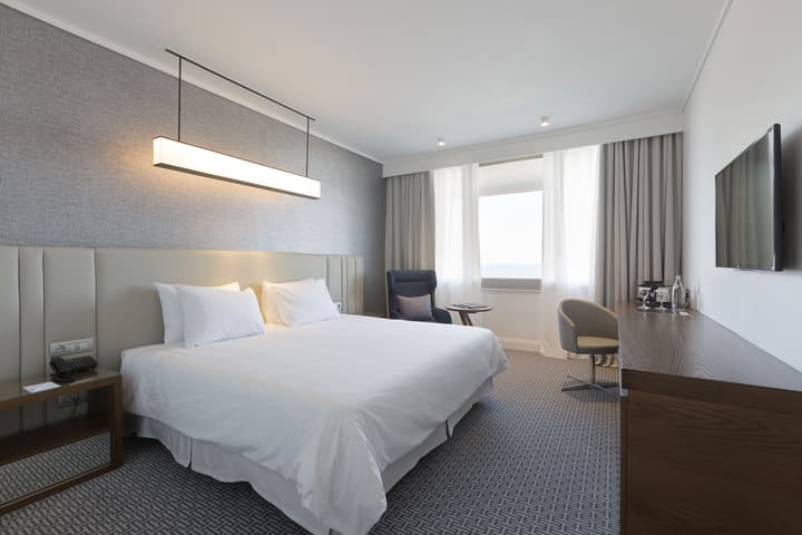 Makedonia Palace