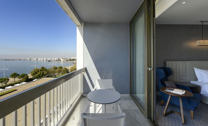Makedonia Palace