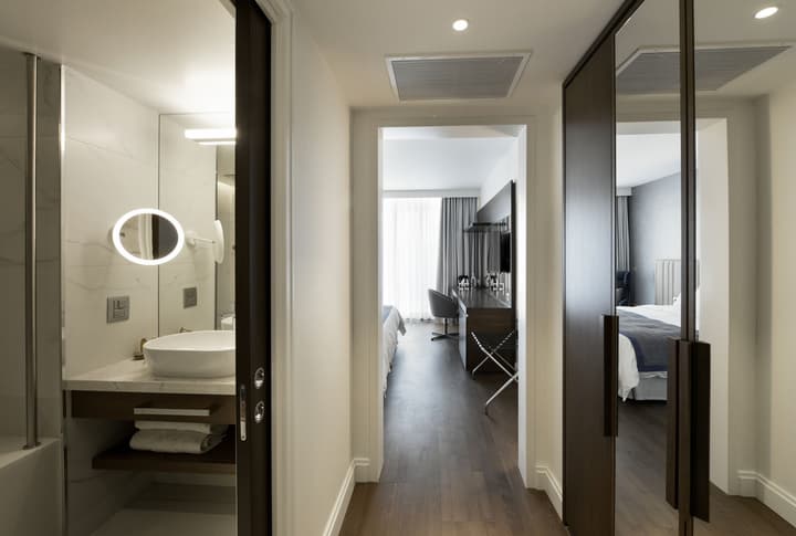 Makedonia Palace