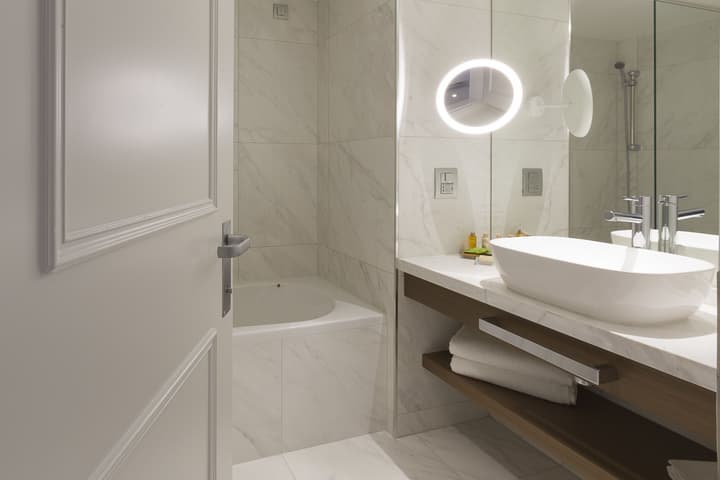 Makedonia Palace