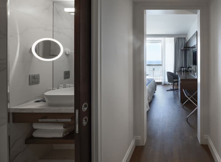 Makedonia Palace