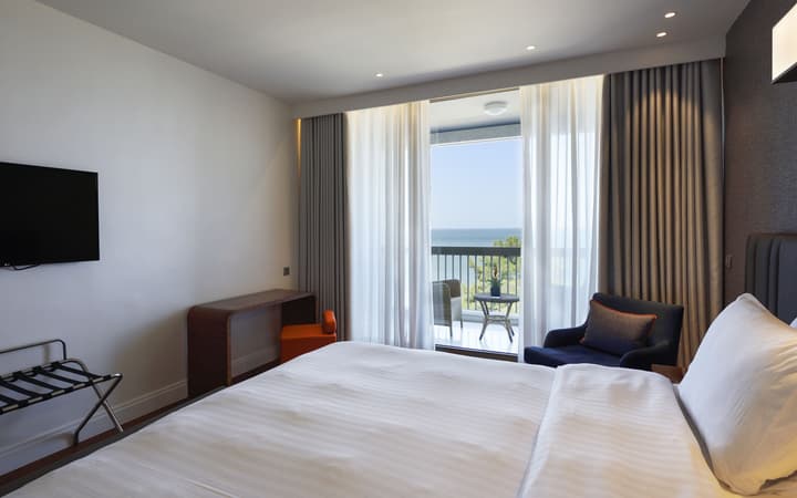 Makedonia Palace