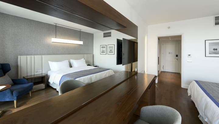Makedonia Palace