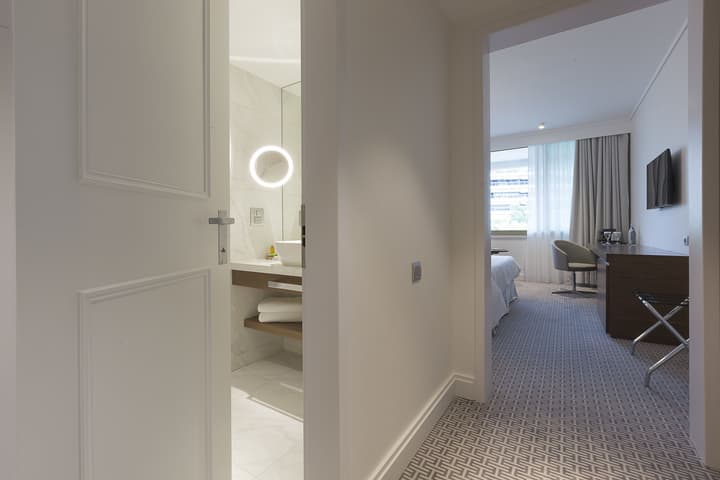 Makedonia Palace