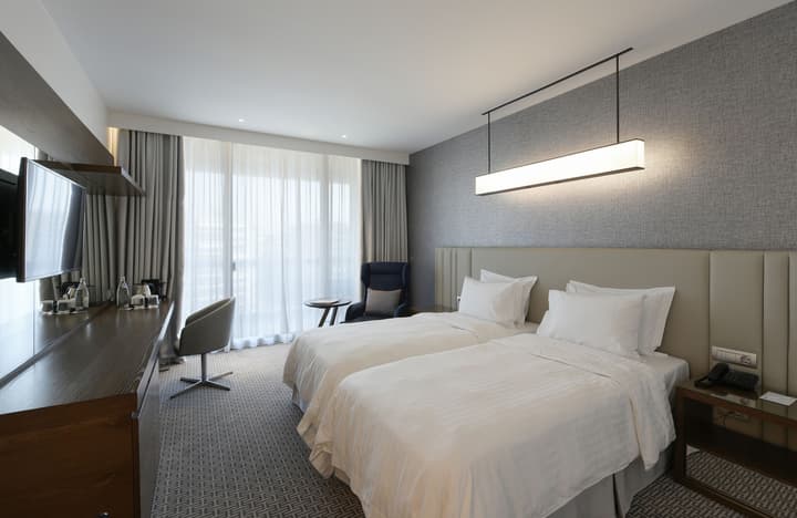 Makedonia Palace