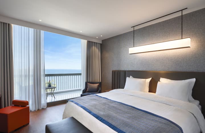 Makedonia Palace