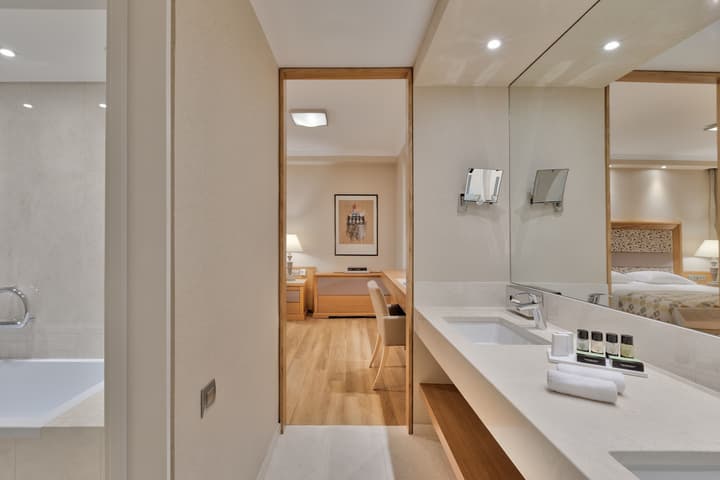 Divani Caravel