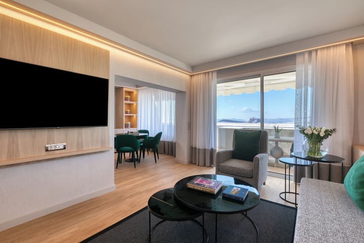 Divani Caravel