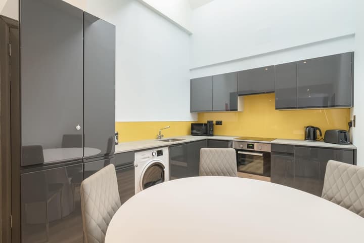 Holyrood Aparthotel