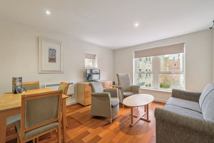 Holyrood Aparthotel