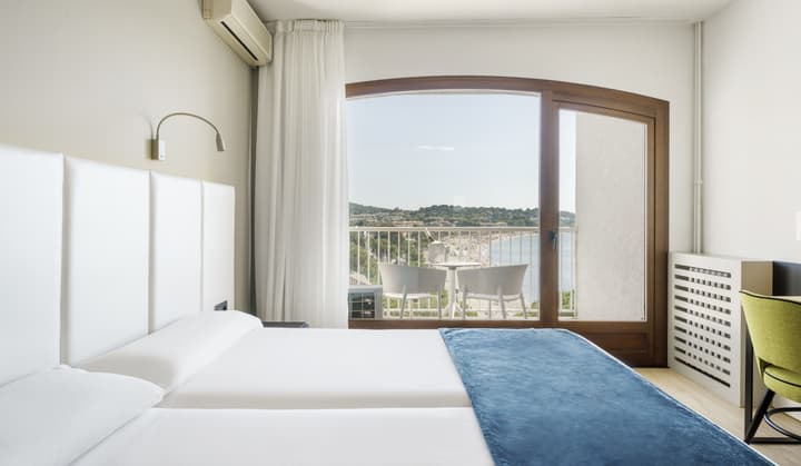 Hotel ILUNION Caleta Park