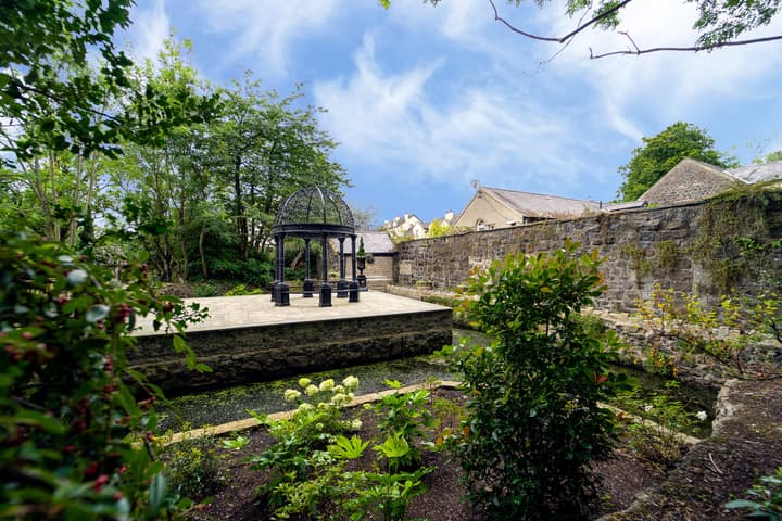 Dunadry Hotel and Gardens