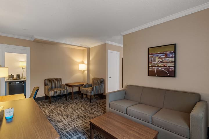 Best Western Ville-Marie Montreal Hotel & Suites