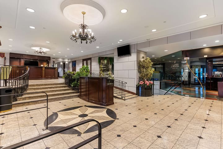 Best Western Ville-Marie Montreal Hotel & Suites