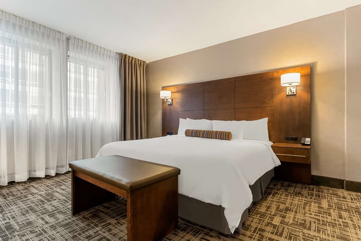 Best Western Ville-Marie Montreal Hotel & Suites