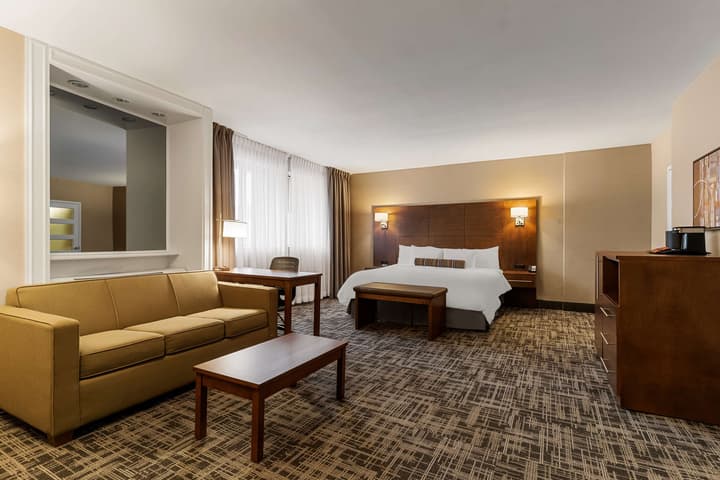 Best Western Ville-Marie Montreal Hotel & Suites