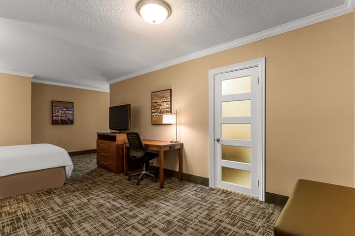 Best Western Ville-Marie Montreal Hotel & Suites