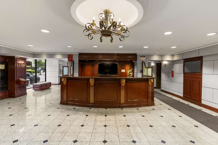 Best Western Ville-Marie Montreal Hotel & Suites