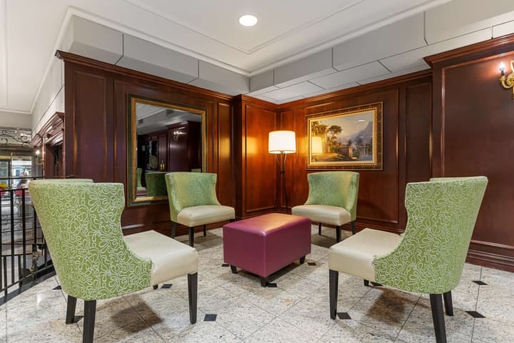 Best Western Ville-Marie Montreal Hotel & Suites