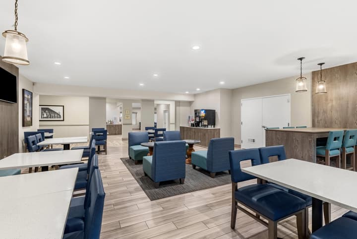 La Quinta Inn & Suites by Wyndham Newport