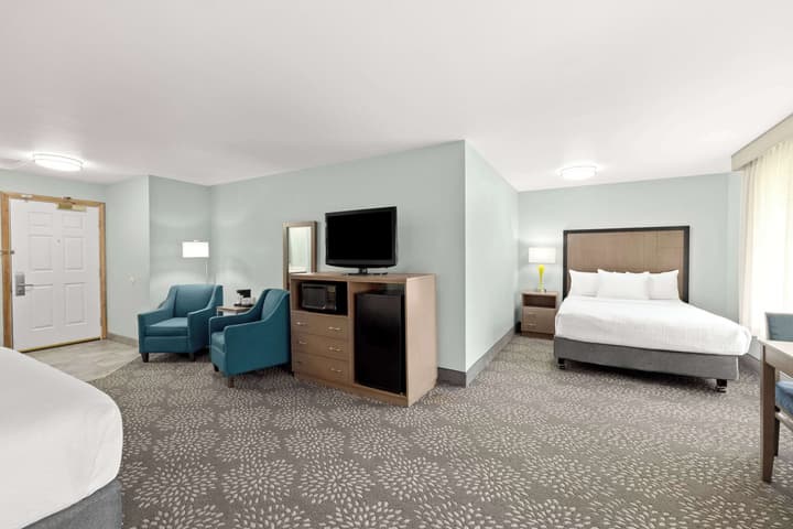 La Quinta Inn & Suites by Wyndham Newport