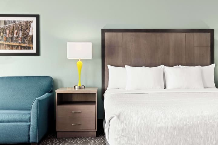 La Quinta Inn & Suites by Wyndham Newport