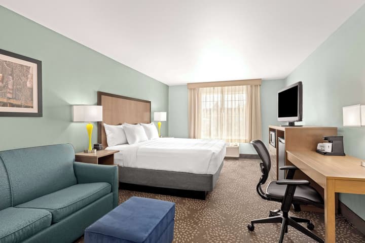 La Quinta Inn & Suites by Wyndham Newport