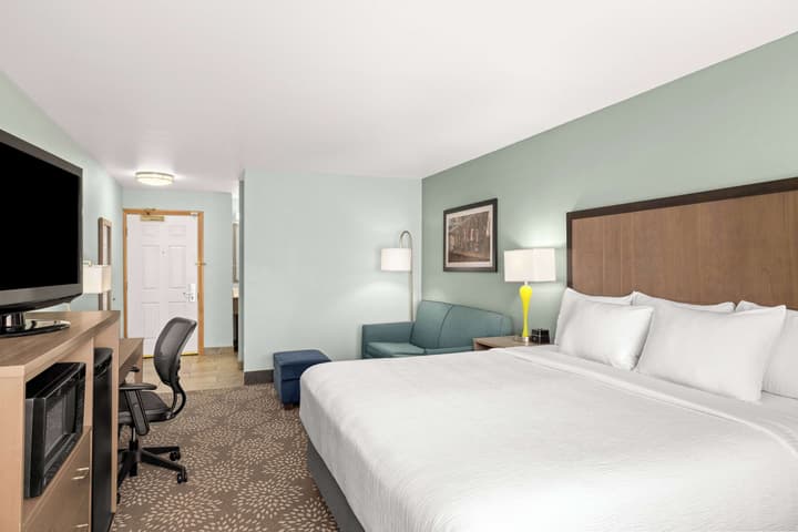 La Quinta Inn & Suites by Wyndham Newport