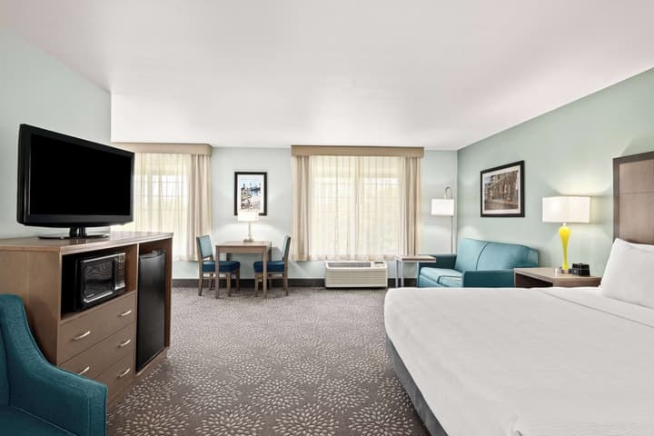 La Quinta Inn & Suites by Wyndham Newport