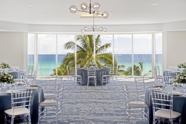 DoubleTree Resort & Spa by Hilton Ocean Point-N. Miami Beach