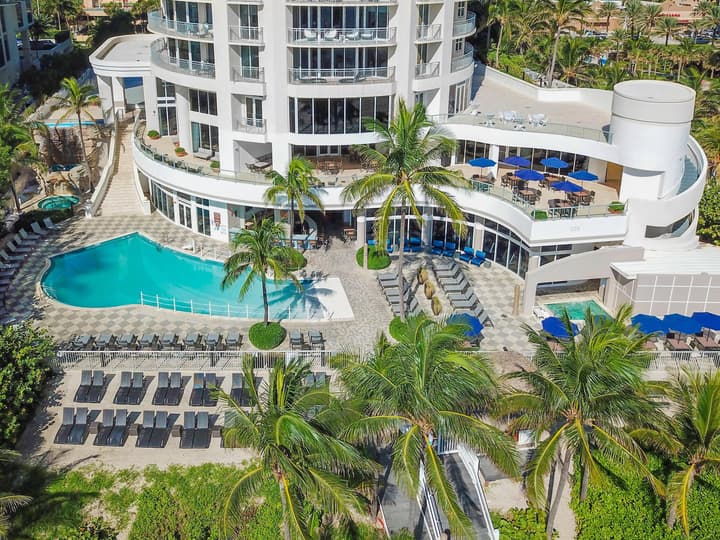 DoubleTree Resort & Spa by Hilton Ocean Point-N. Miami Beach